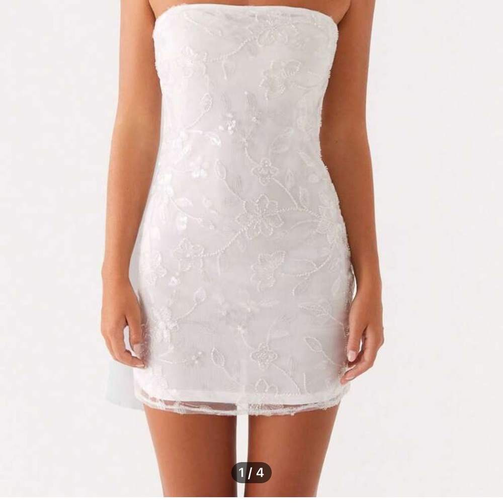 Bridal dress with neck scarf